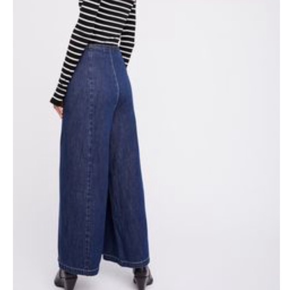 🆕Free People Apron Cropped Jean - Picture 2 of 6